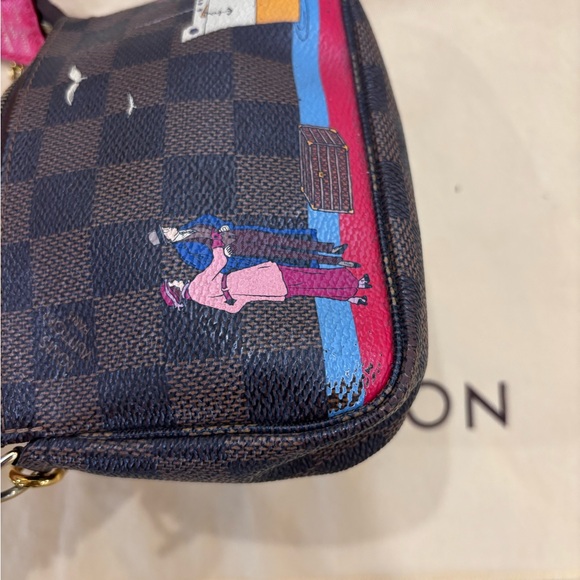 Authentic Louis Vuitton limited edition. Pochette damier ebene travel mini - Picture 8 of 15